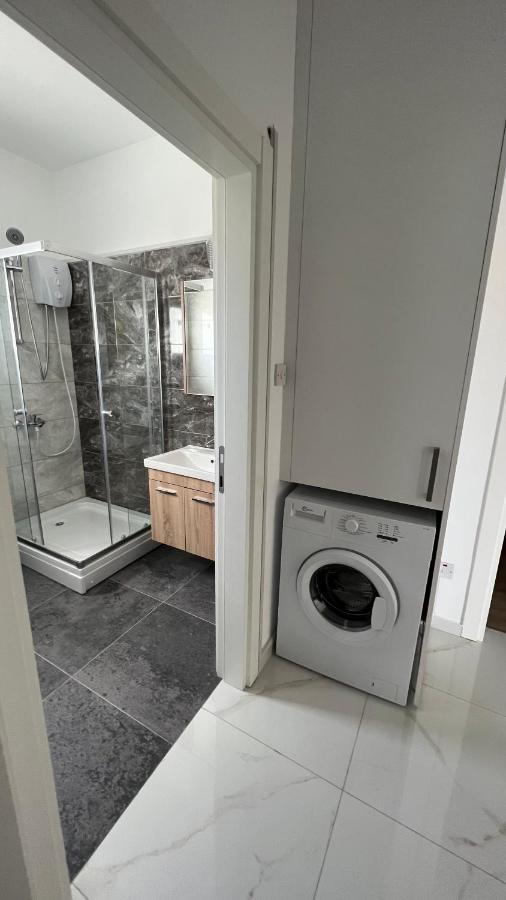 Tetris Apartment Spacious Comfortable นิโคเซีย ภายนอก รูปภาพ