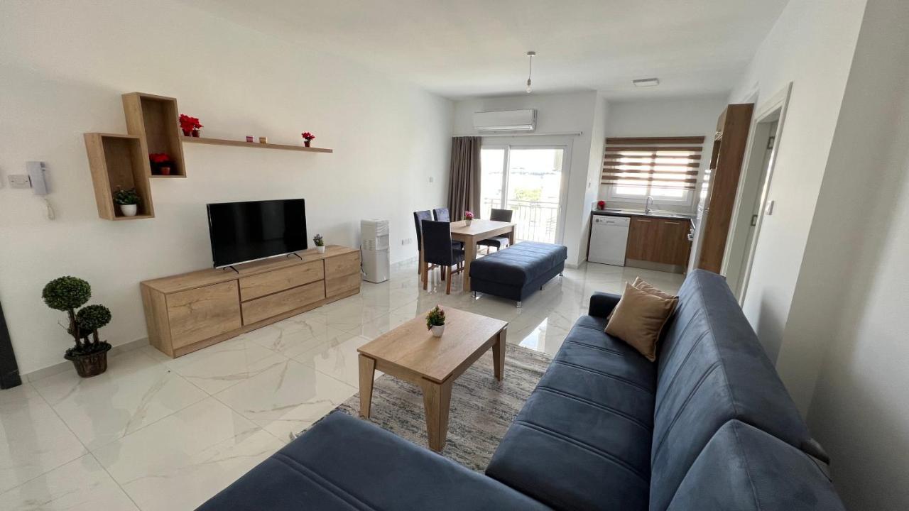 Tetris Apartment Spacious Comfortable นิโคเซีย ภายนอก รูปภาพ