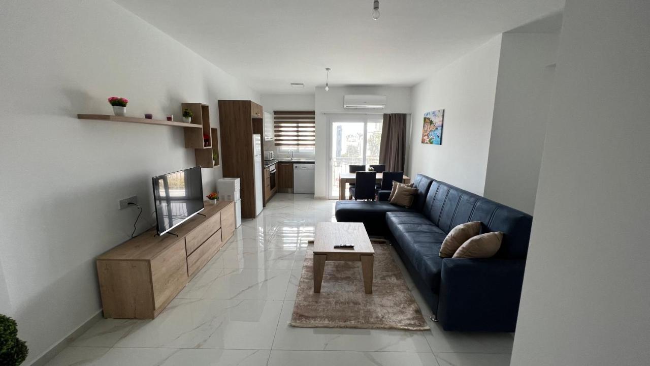 Tetris Apartment Spacious Comfortable นิโคเซีย ภายนอก รูปภาพ