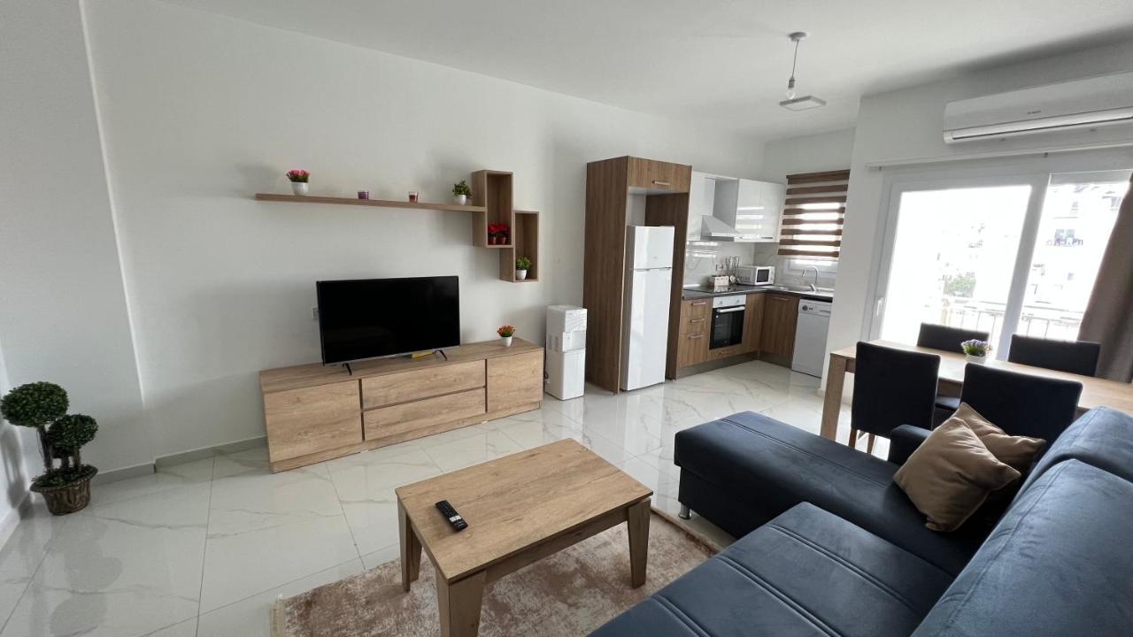 Tetris Apartment Spacious Comfortable นิโคเซีย ภายนอก รูปภาพ