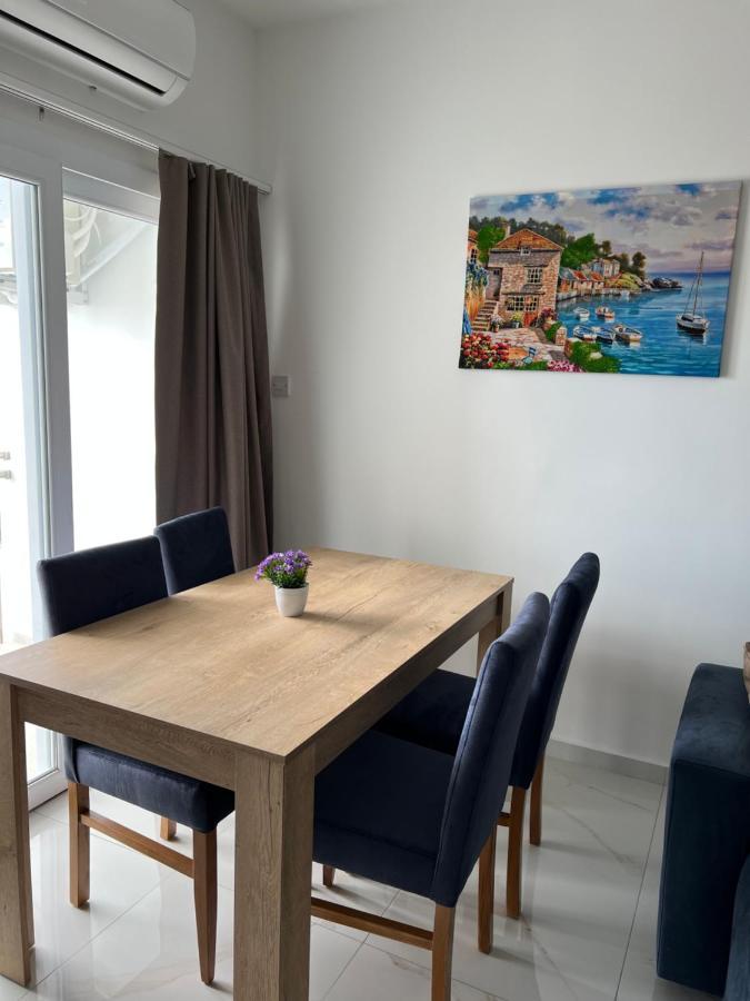 Tetris Apartment Spacious Comfortable นิโคเซีย ภายนอก รูปภาพ